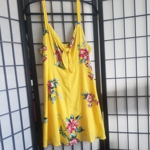 Nwot Yellow floral front tie summer dress - Picture 1 of 6